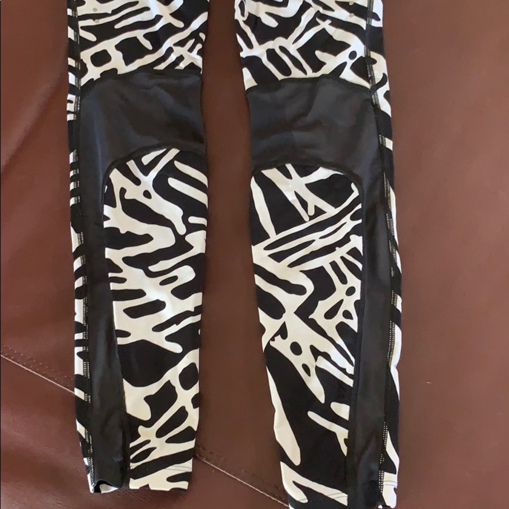 Nike Dri-Fit full length tight - Picture 3 of 4